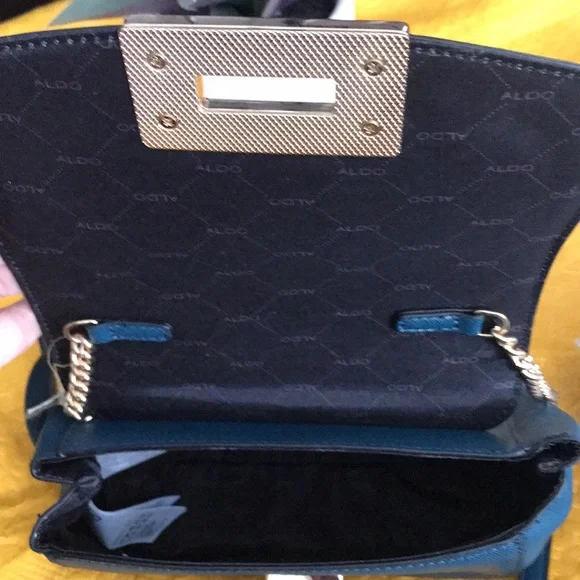 New Aldo Teal colored purse with accent gold hardware! - Picture 3 of 3